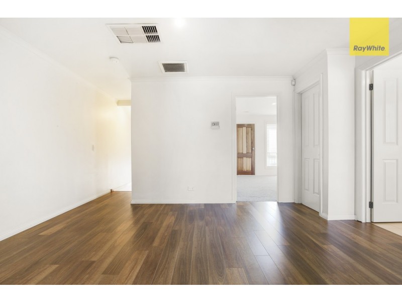 8 Sacras Court, Sydenham VIC 3037