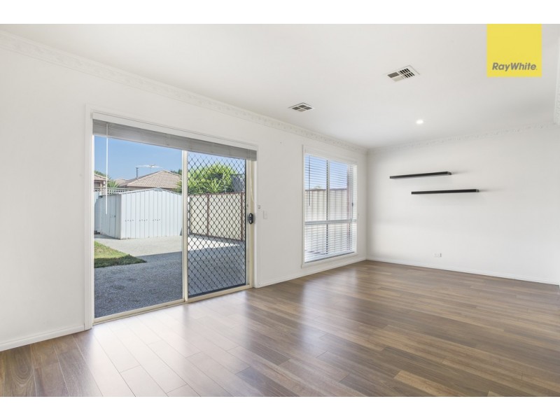 8 Sacras Court, Sydenham VIC 3037