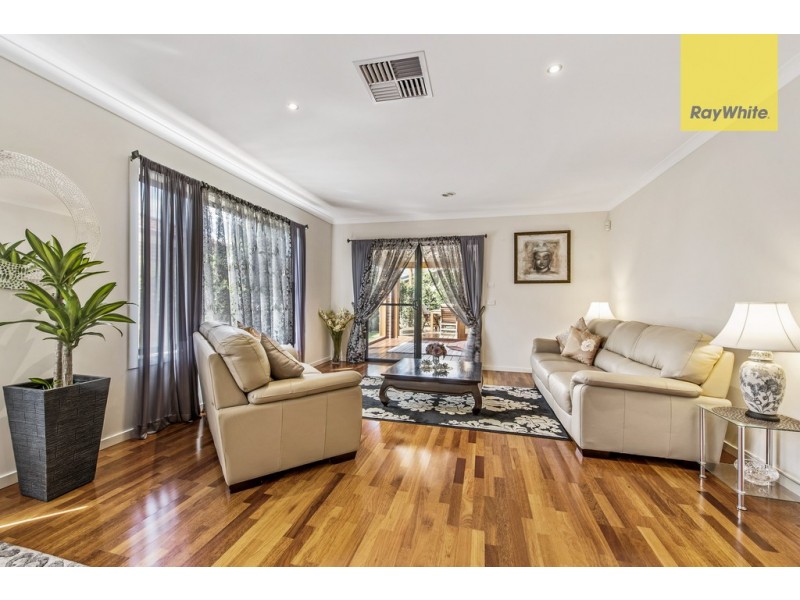 71 Loddon Drive, Taylors Hill VIC 3037