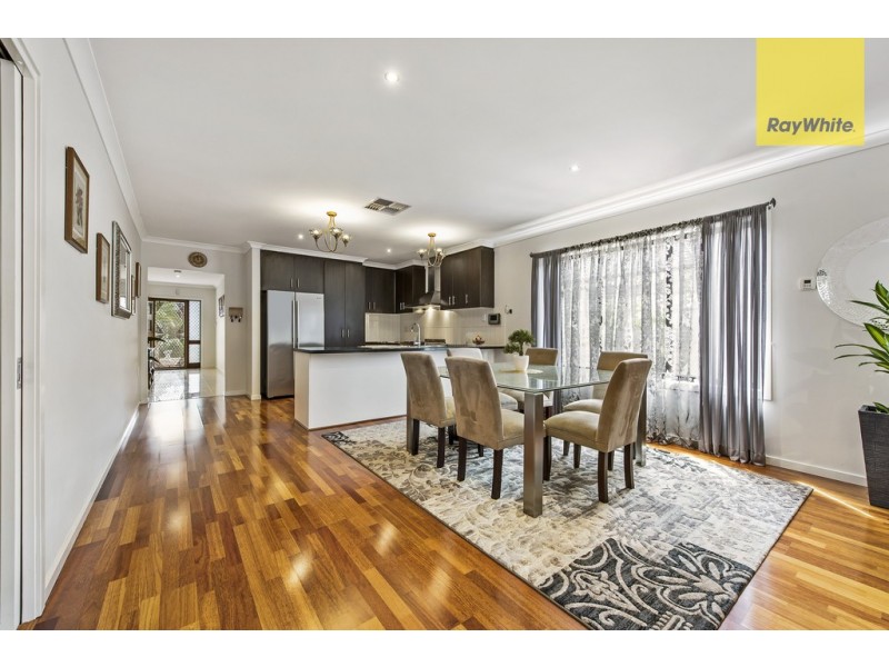 71 Loddon Drive, Taylors Hill VIC 3037