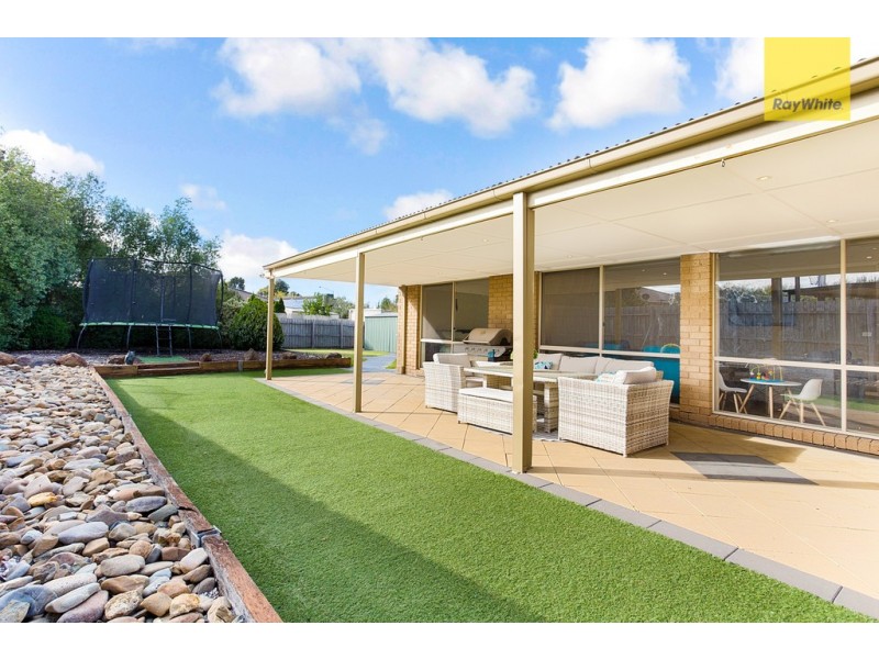 3 Gurners Lane, Taylors Hill VIC 3037