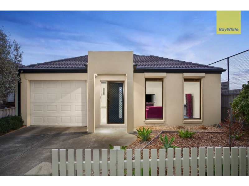 75 Bloomsbury Drive, Taylors Hill VIC 3037