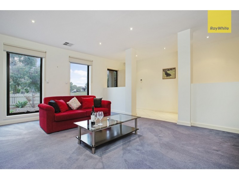 75 Bloomsbury Drive, Taylors Hill VIC 3037