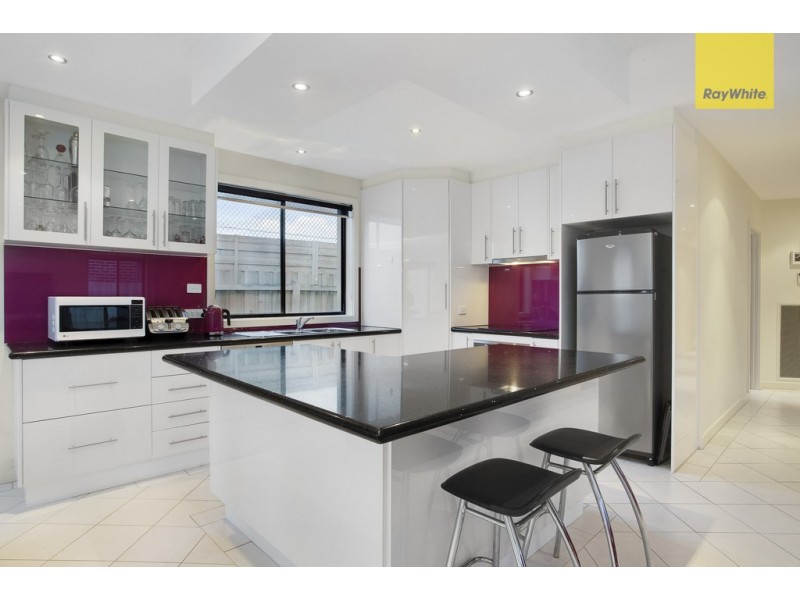 75 Bloomsbury Drive, Taylors Hill VIC 3037