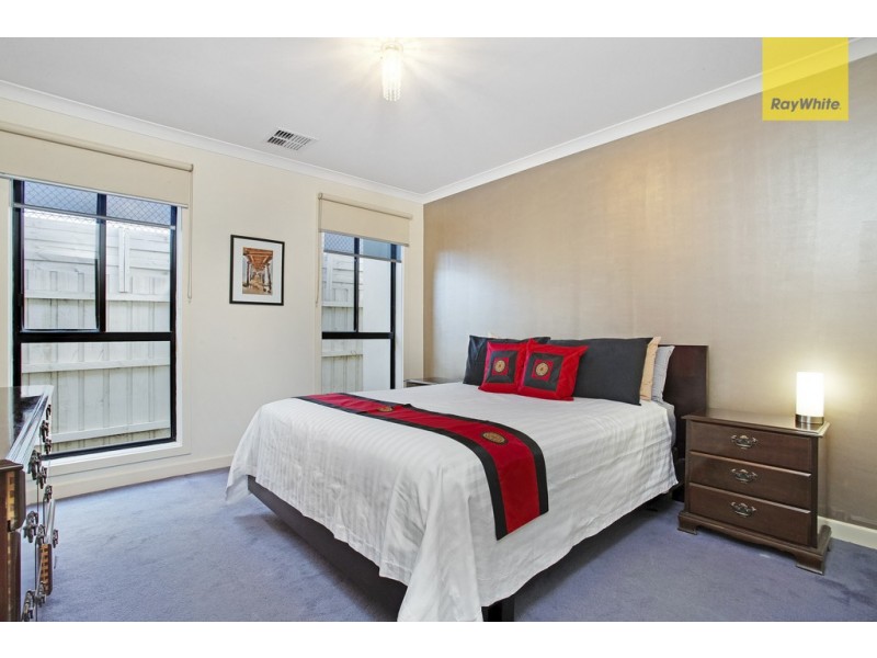 75 Bloomsbury Drive, Taylors Hill VIC 3037