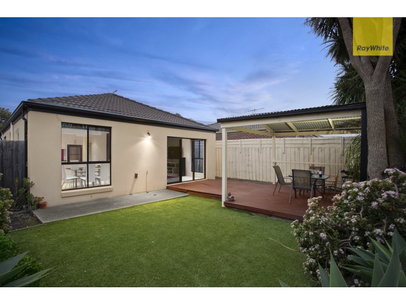 75 Bloomsbury Drive, Taylors Hill VIC 3037