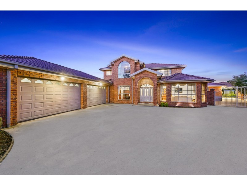 14 Plenty Close, Taylors Lakes VIC 3038