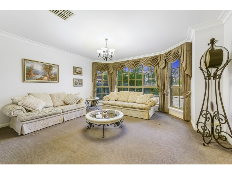 14 Plenty Close, Taylors Lakes VIC 3038