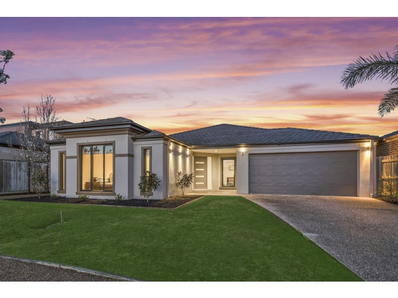 5 Bronte Way, Taylors Hill VIC 3037