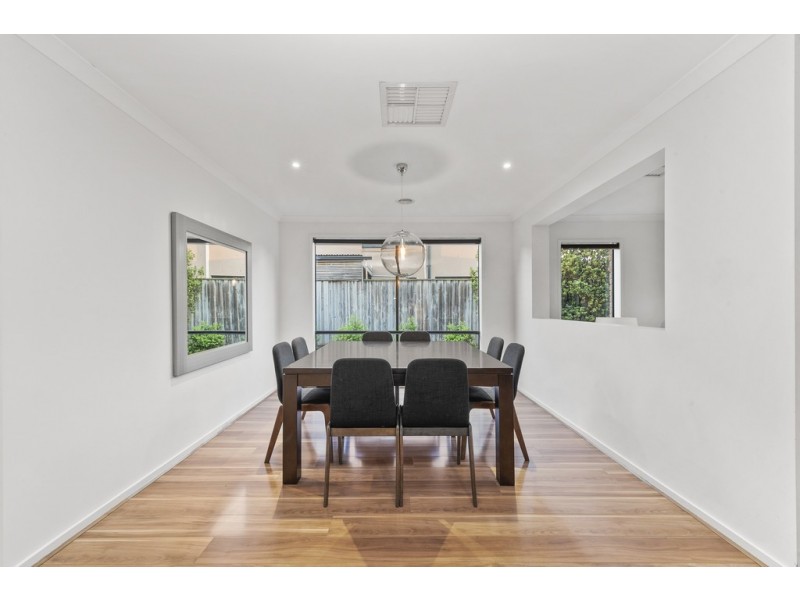 5 Bronte Way, Taylors Hill VIC 3037