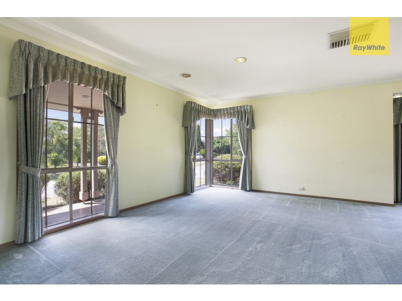 16 Farmhouse Court, Sydenham VIC 3037
