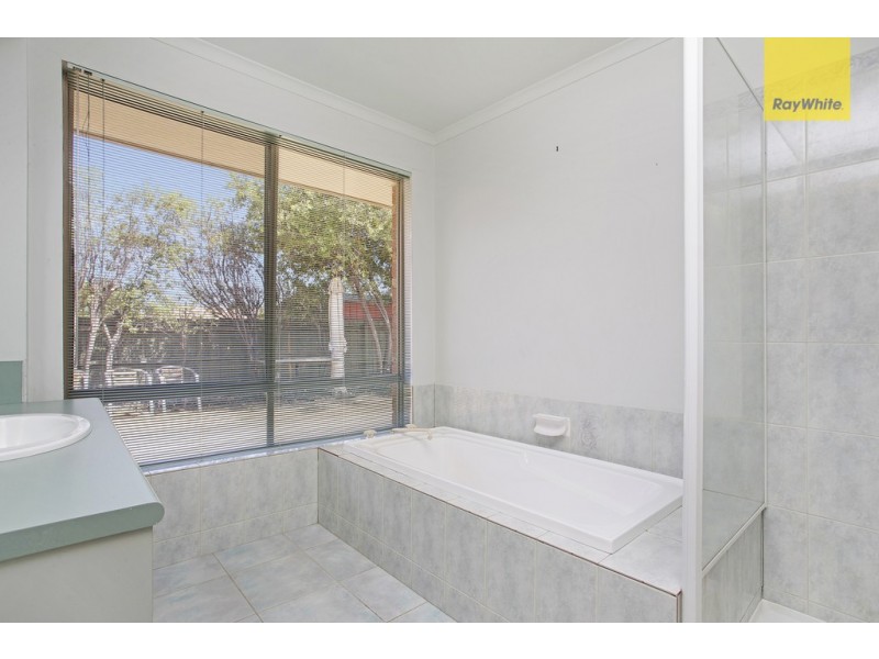 16 Farmhouse Court, Sydenham VIC 3037