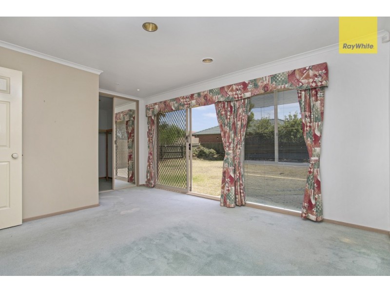 16 Farmhouse Court, Sydenham VIC 3037
