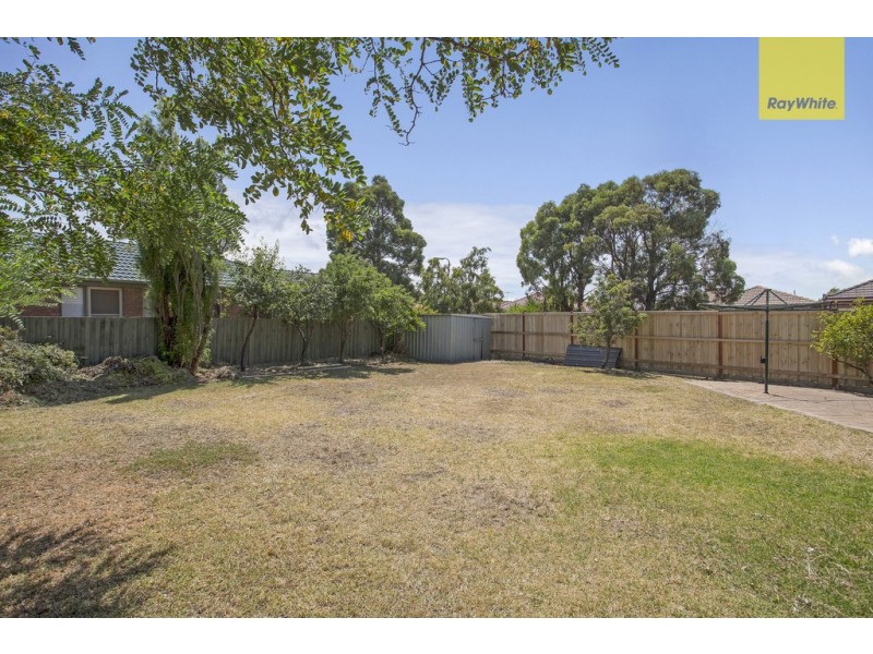 16 Farmhouse Court, Sydenham VIC 3037