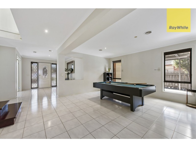 16 Amber Way, Taylors Hill VIC 3037