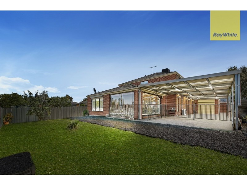 16 Amber Way, Taylors Hill VIC 3037
