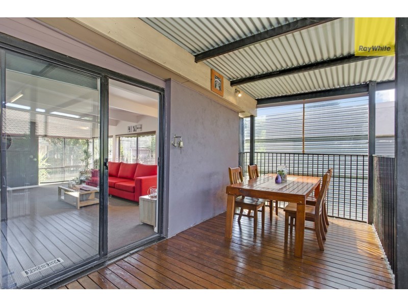 18 Rowan Drive, Kealba VIC 3021