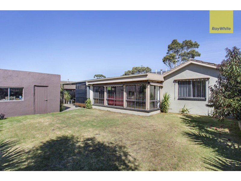 18 Rowan Drive, Kealba VIC 3021