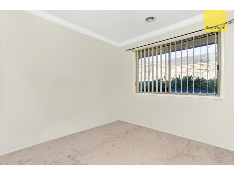 33 Berthon Crescent, Hillside VIC 3037