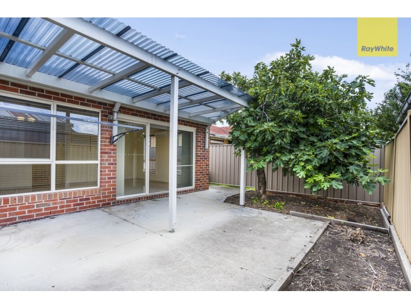 24 Maple Crescent, St Albans VIC 3021
