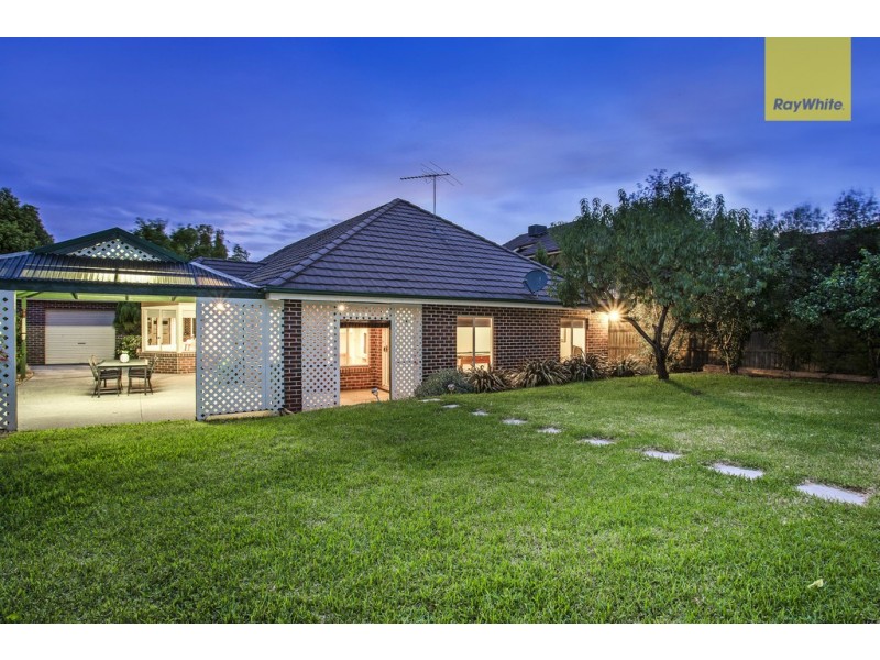 26 Whiteley Parade, Taylors Lakes VIC 3038