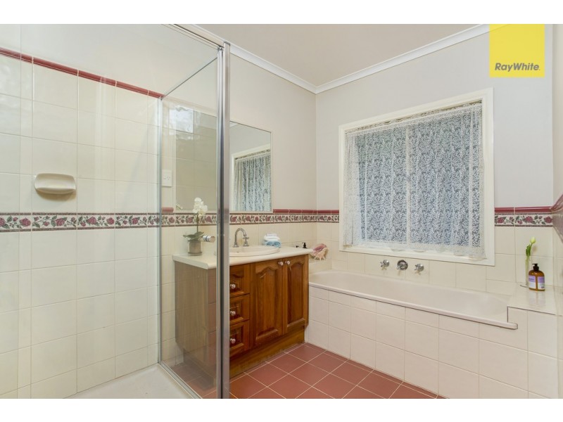 26 Whiteley Parade, Taylors Lakes VIC 3038