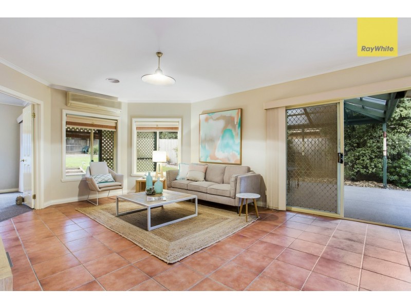 26 Whiteley Parade, Taylors Lakes VIC 3038
