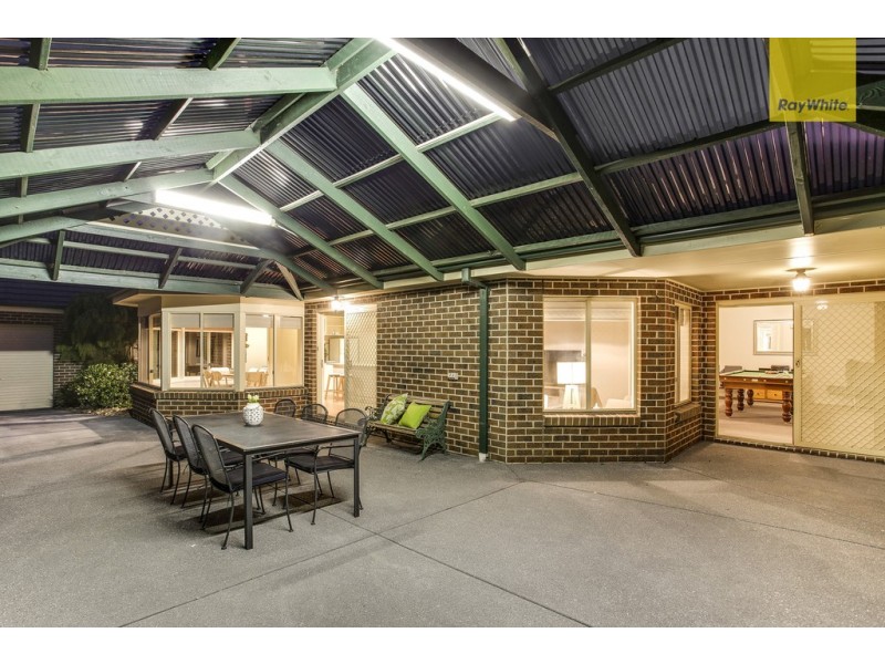 26 Whiteley Parade, Taylors Lakes VIC 3038