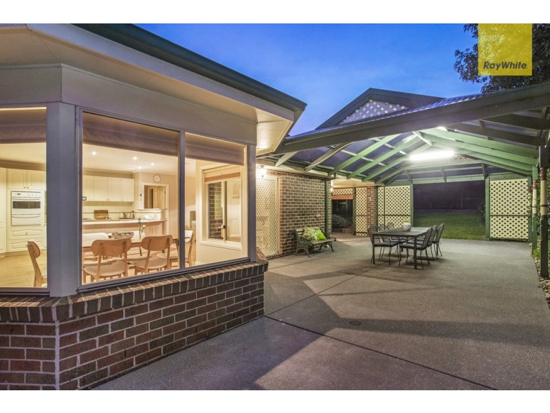 26 Whiteley Parade, Taylors Lakes VIC 3038
