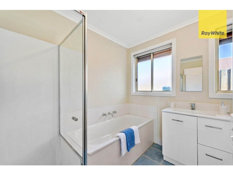 8 Rachel Court, Sydenham VIC 3037