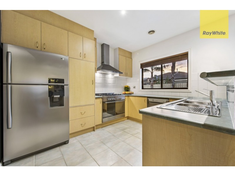 44 Tudor Rose Crescent, Sydenham VIC 3037