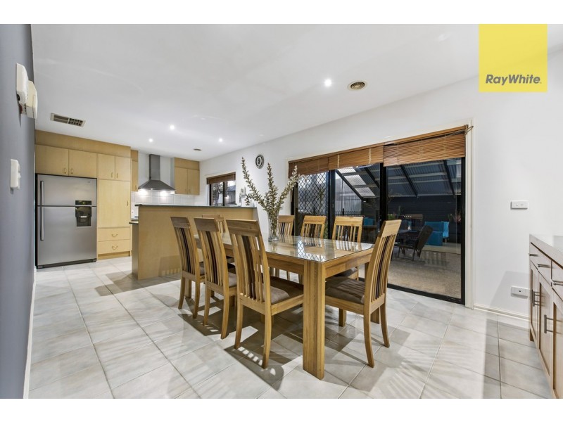 44 Tudor Rose Crescent, Sydenham VIC 3037