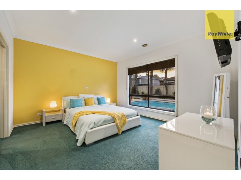 44 Tudor Rose Crescent, Sydenham VIC 3037