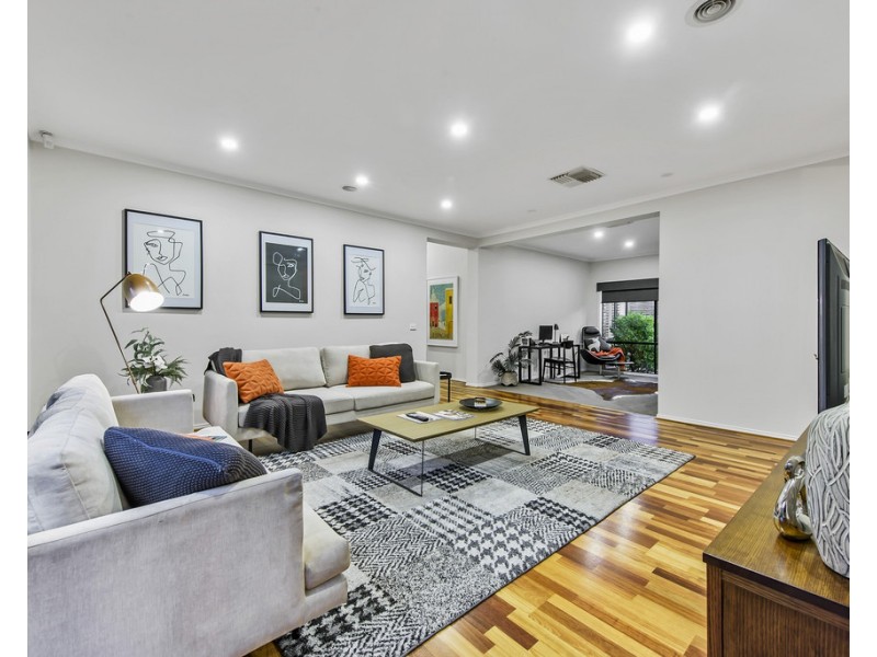 34 Loddon Drive, Taylors Hill VIC 3037