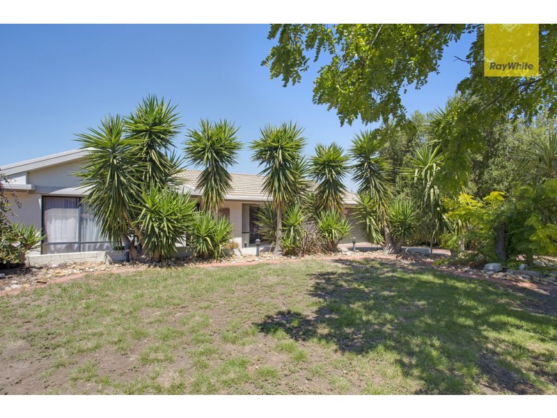 7 Liam Close, Hillside VIC 3037