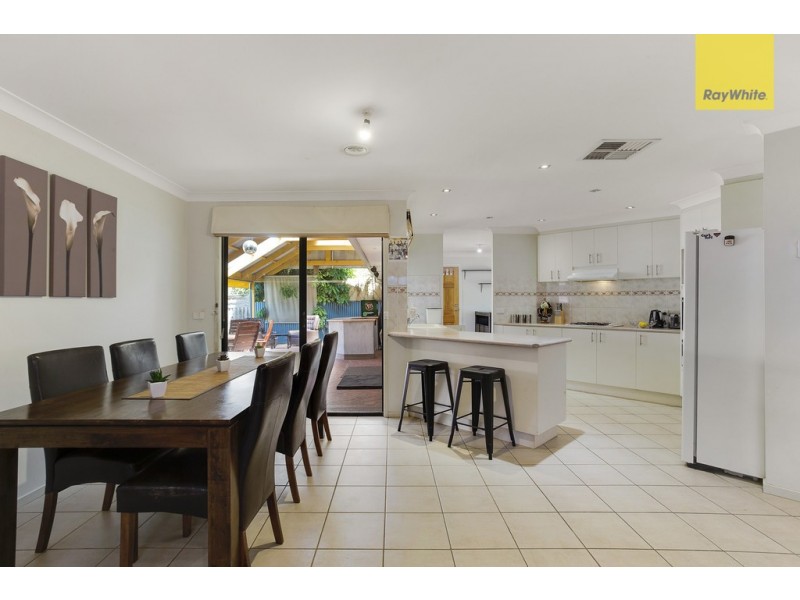 7 Liam Close, Hillside VIC 3037