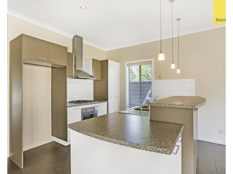 16 Verdon Avenue, Caroline Springs VIC 3023