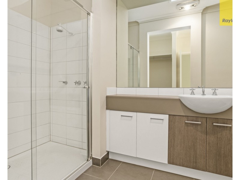 16 Verdon Avenue, Caroline Springs VIC 3023