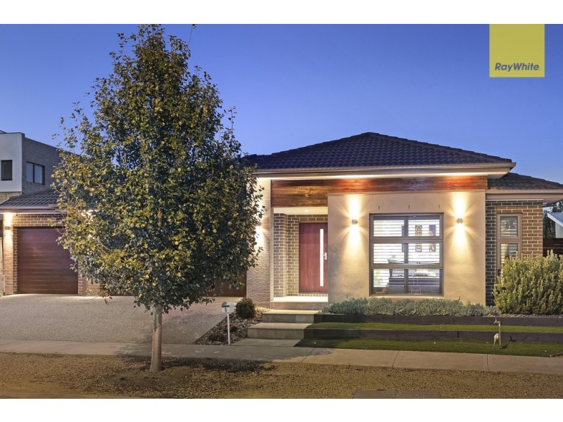 5 Balerno Way, Taylors Hill VIC 3037