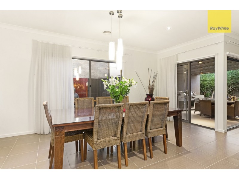 5 Balerno Way, Taylors Hill VIC 3037