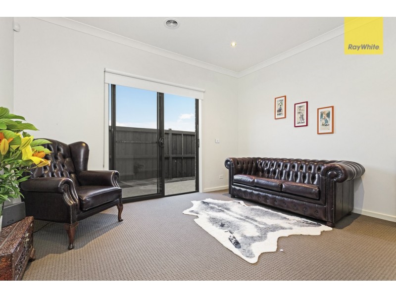 5 Balerno Way, Taylors Hill VIC 3037