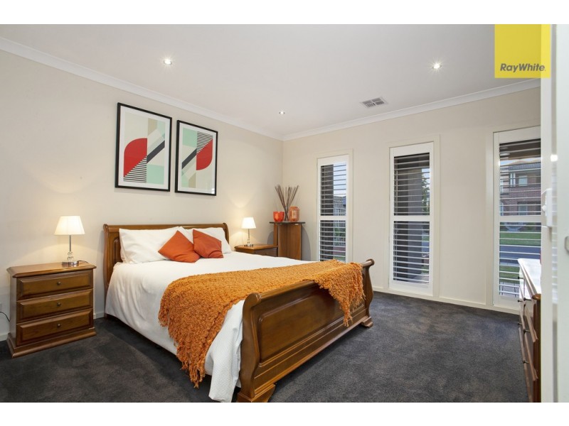 25 Balerno Way, Taylors Hill VIC 3037