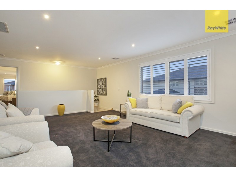 25 Balerno Way, Taylors Hill VIC 3037