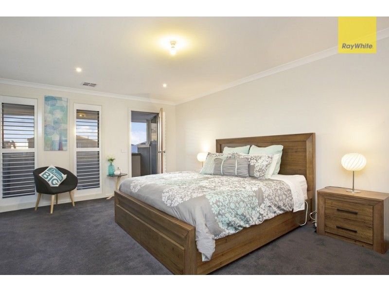 25 Balerno Way, Taylors Hill VIC 3037