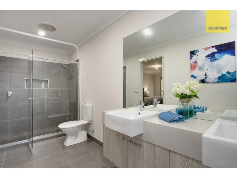 25 Balerno Way, Taylors Hill VIC 3037