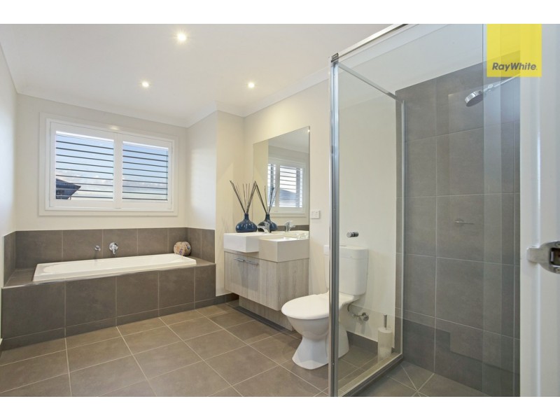 25 Balerno Way, Taylors Hill VIC 3037