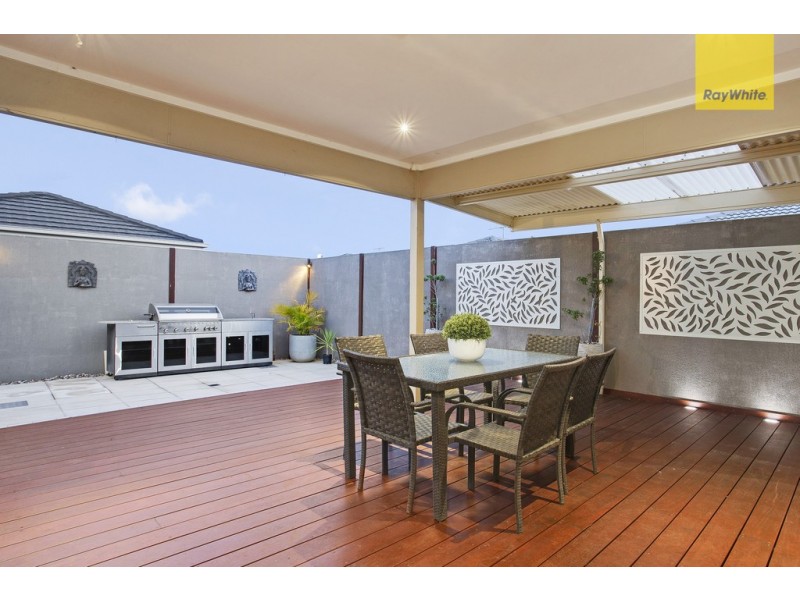 25 Balerno Way, Taylors Hill VIC 3037