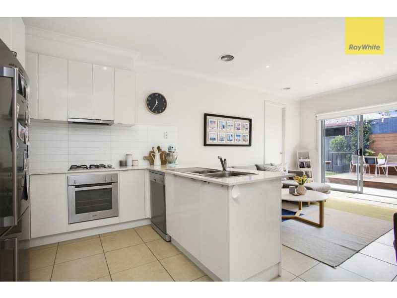 2/10 Tekapo Crescent, Taylors Lakes VIC 3038