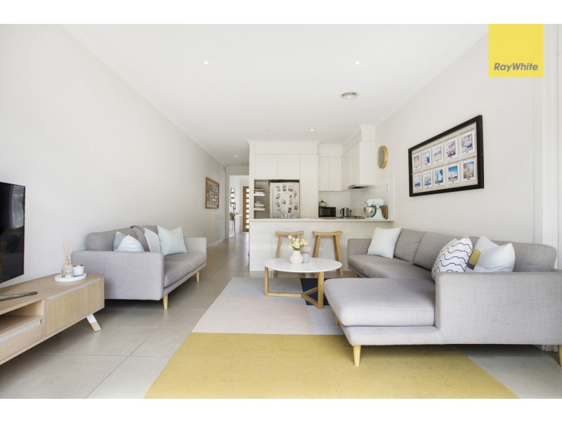 2/10 Tekapo Crescent, Taylors Lakes VIC 3038