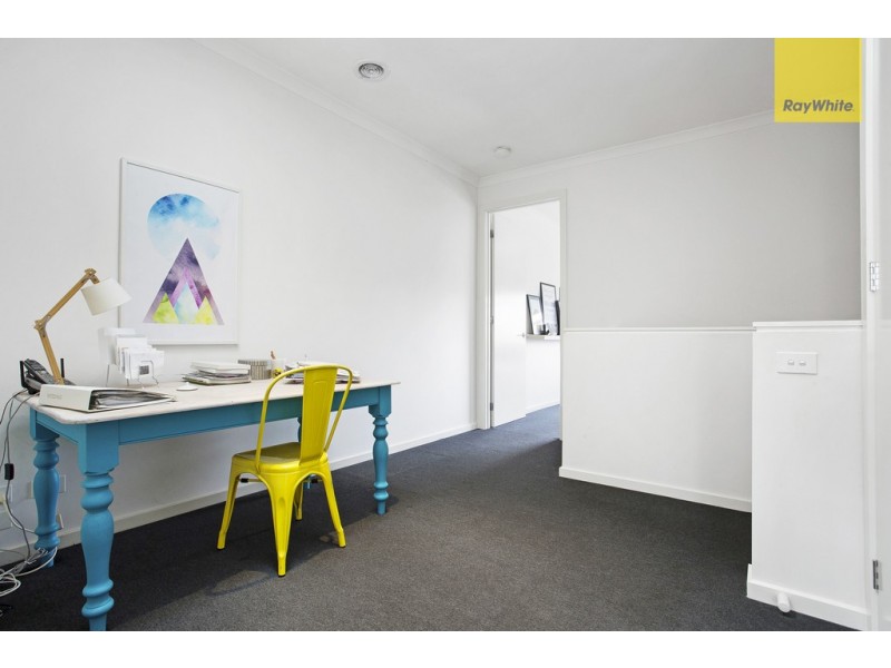 2/10 Tekapo Crescent, Taylors Lakes VIC 3038